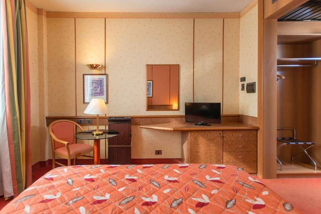 Meditur Hotel Помеция Номер фото