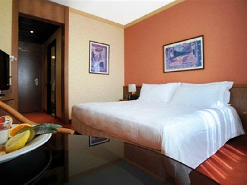 Meditur Hotel Помеция Экстерьер фото