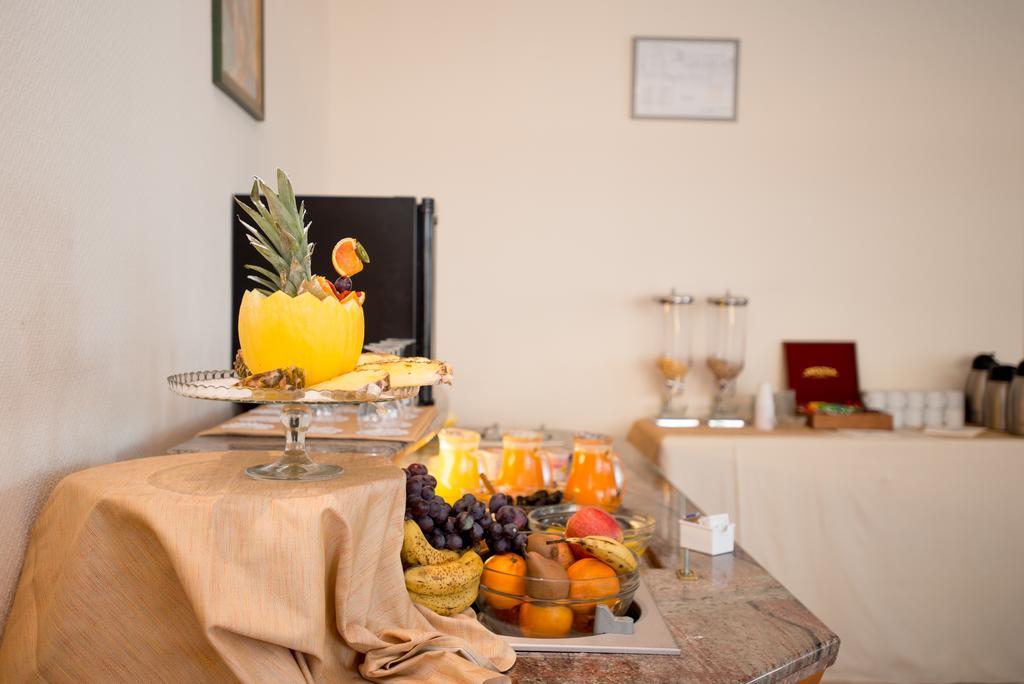 Meditur Hotel Помеция Экстерьер фото